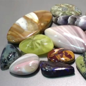 Lapidary gemstone raw material for grinding and polishing